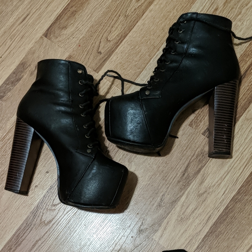Dollhouse booties